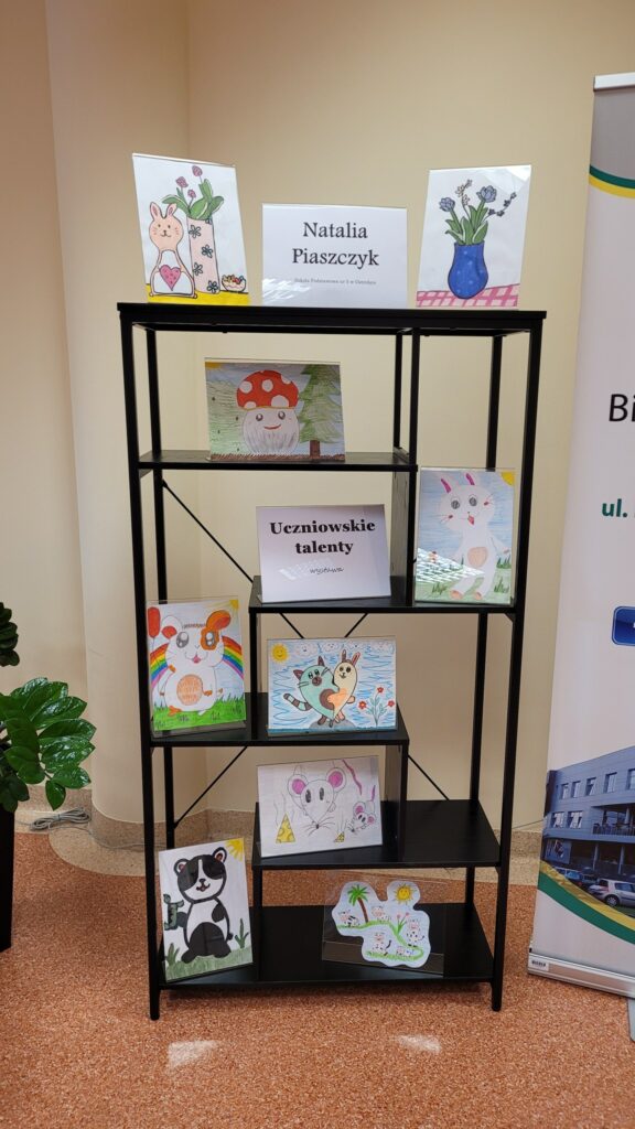 WYSTAWA Z CYKLU "UCZNIOWSKIE TALENTY"