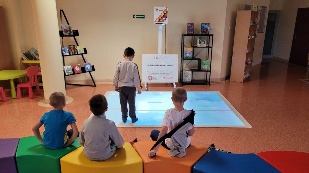 W BIBLIOTECE NIE MA NUDY!