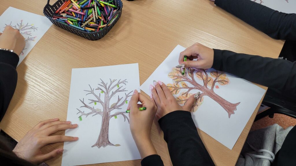 Listopadowe zajęcia z dziećmi i młodzieżą w bibliotece