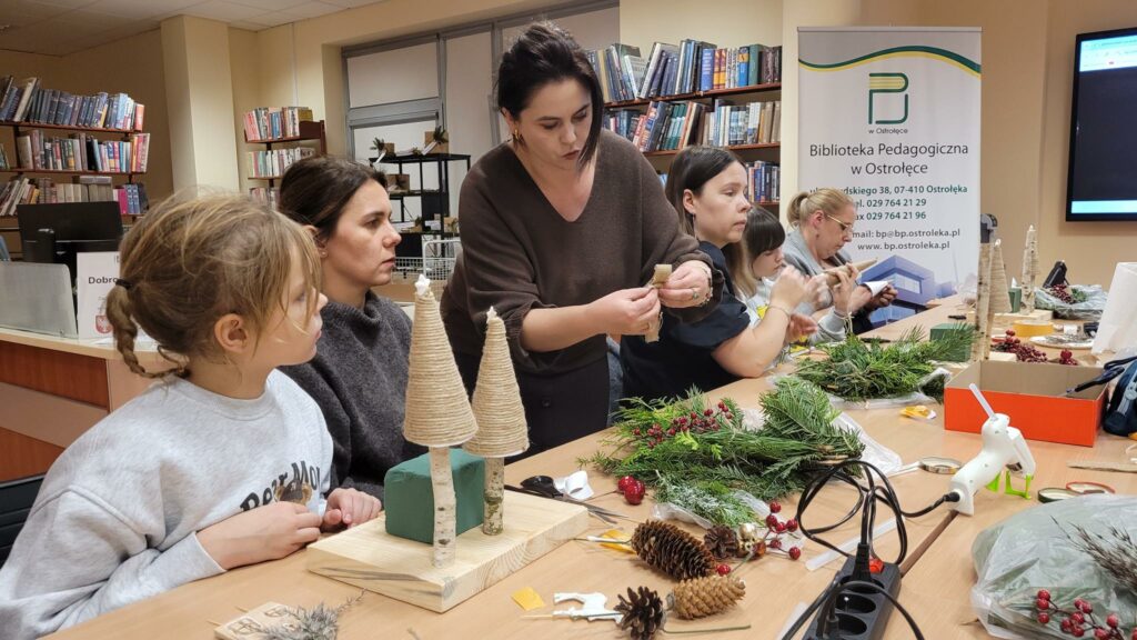 REALCJA Z WARSZTATÓW „ZRÓB SOBIE STROIK NA ŚWIĘTA”