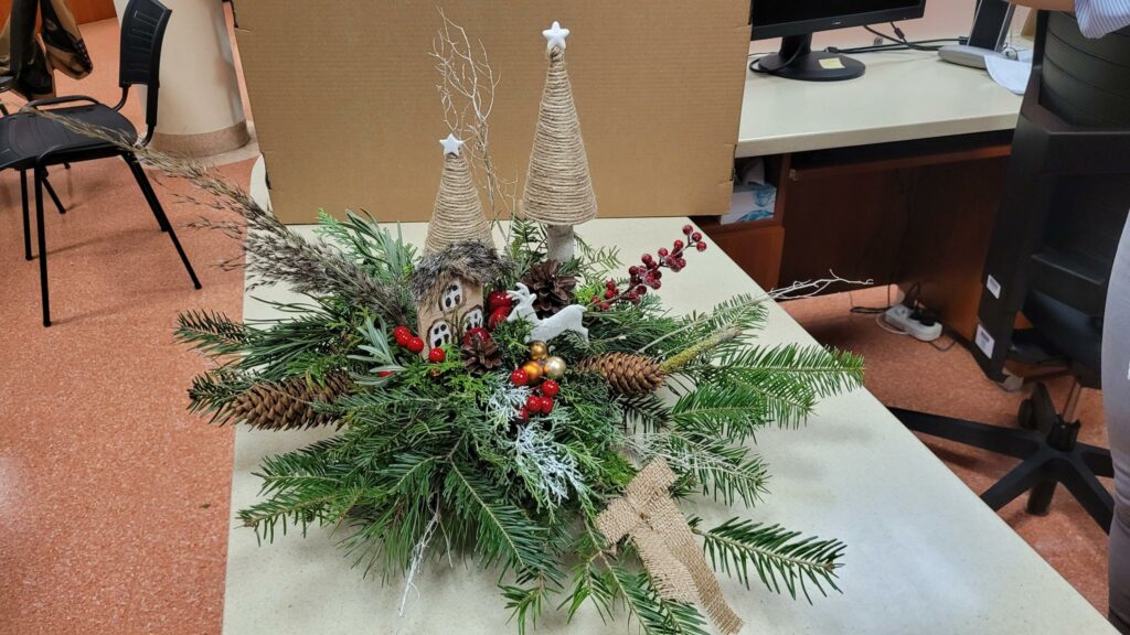 REALCJA Z WARSZTATÓW „ZRÓB SOBIE STROIK NA ŚWIĘTA”