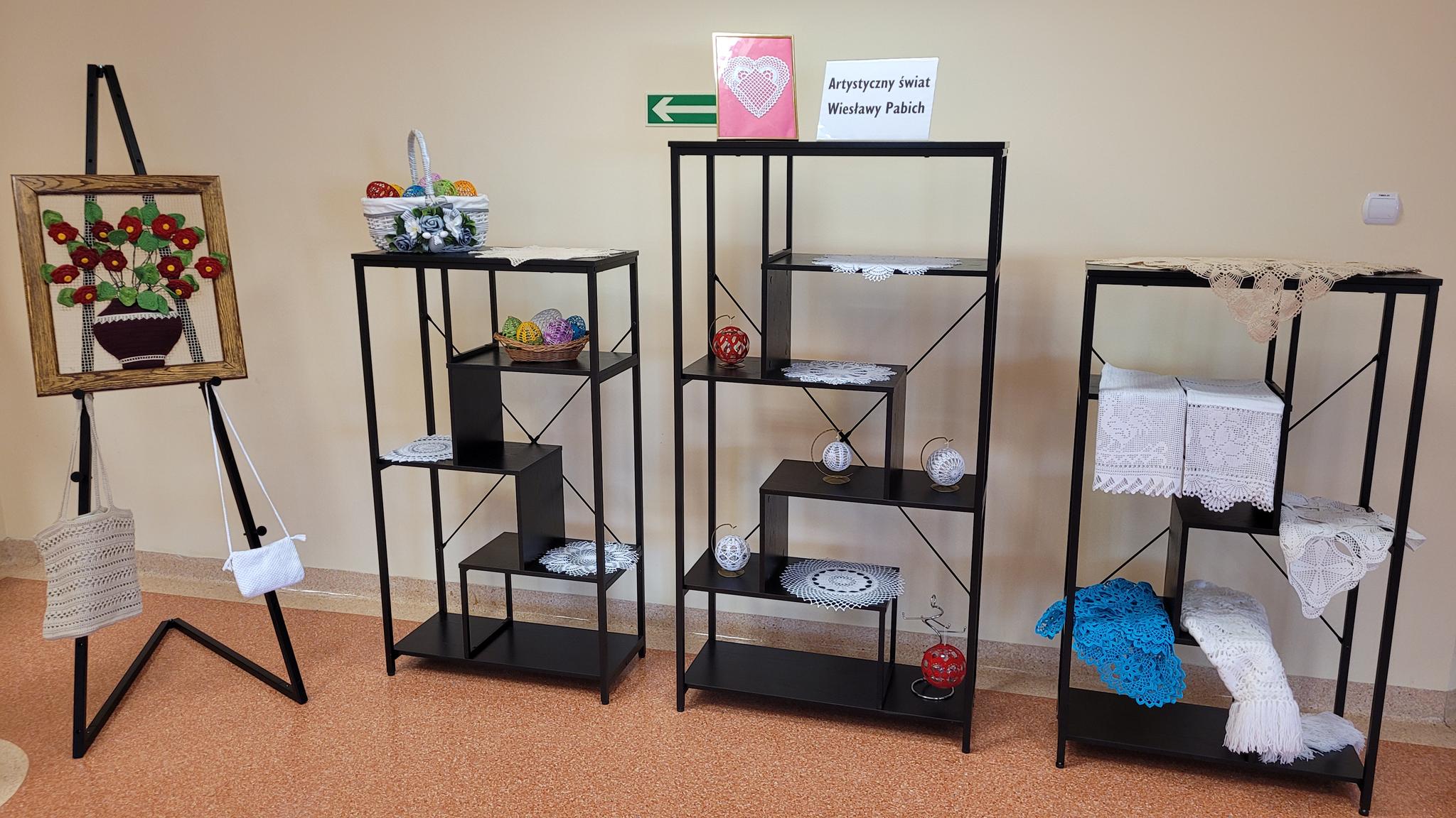 ARTYSTYCZNY ŚWIAT WIESŁAWY PABICH - WYSTAWA