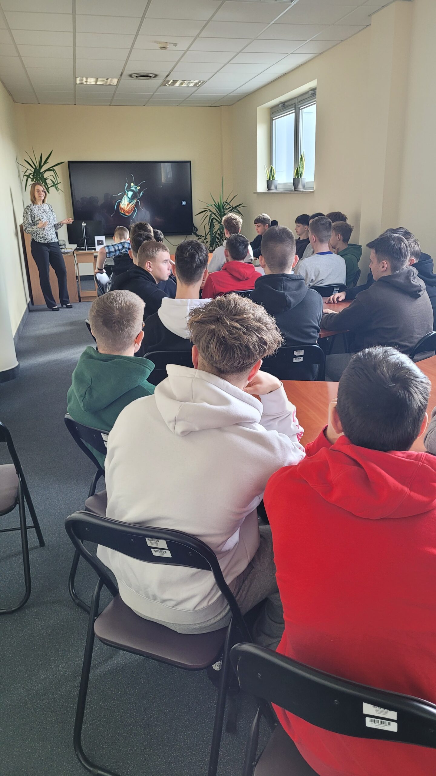 BŁĘDY I POPRAWNOŚĆ JĘZYKOWA - GRA BIBLIOTECZNA