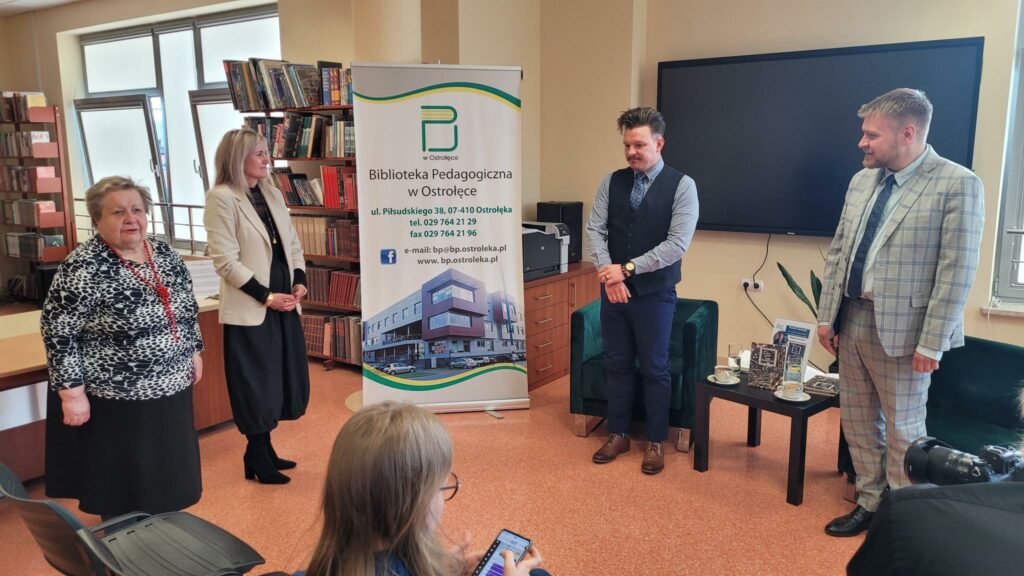 PREZENTACJA POEMATU KAROLA SAMSELA